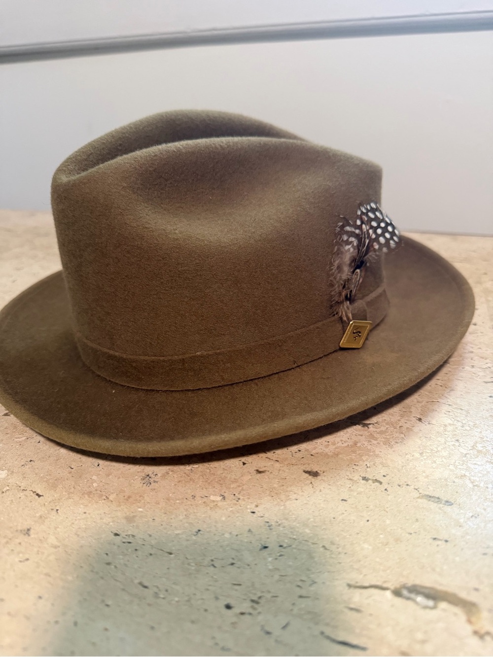 Vintage Stacy Adams Brown Wool Homburg Hat Mens Medium Feather and Gold Logo Pin